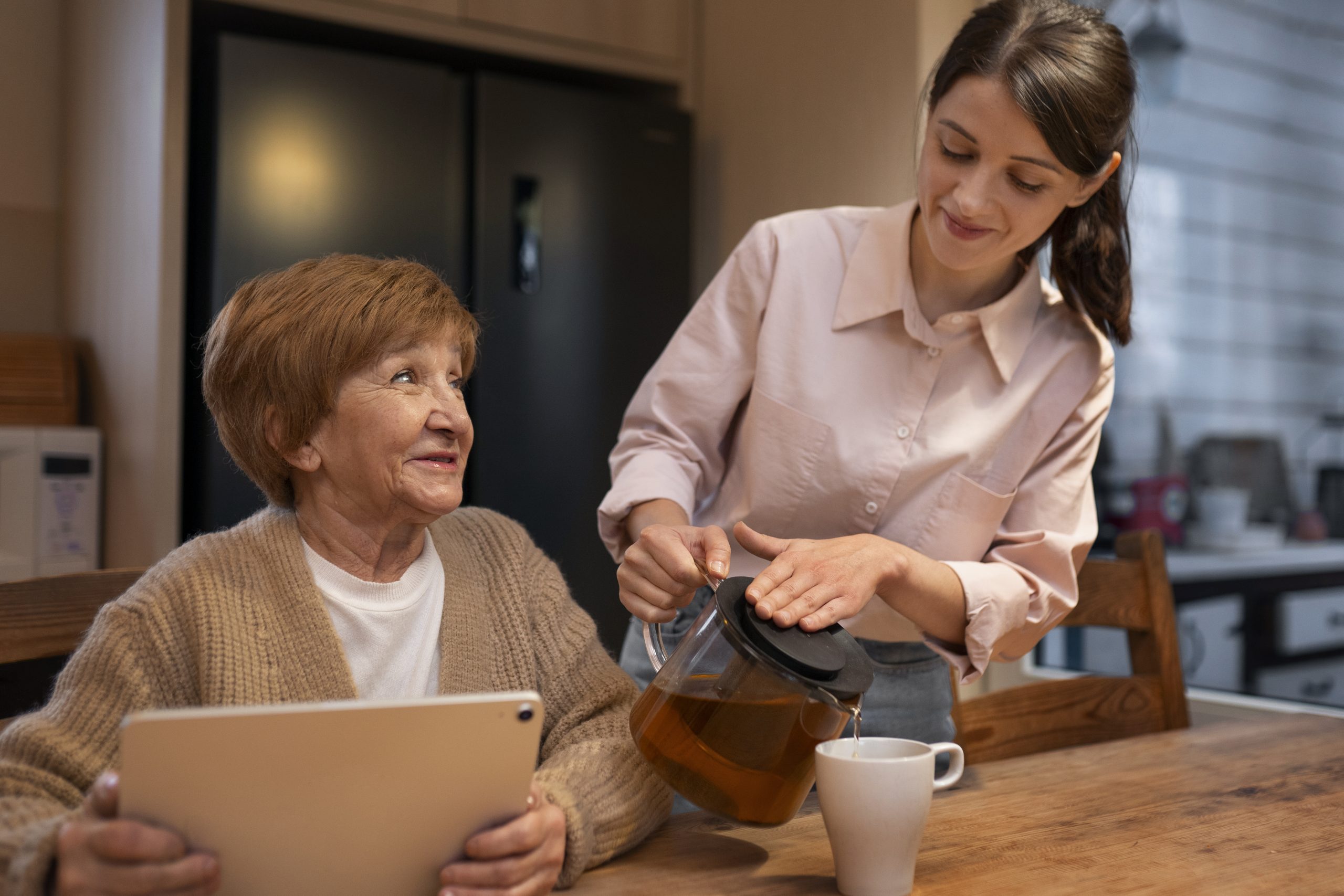 advf, aes, rcsad, petite enfance, umeg, créteil, formation, alternance, aide à domicile, sanitaire et social, médico social, aidant, aide soignante, infirmière, personnes âgées, enfants, soin, reconversion professionnelle