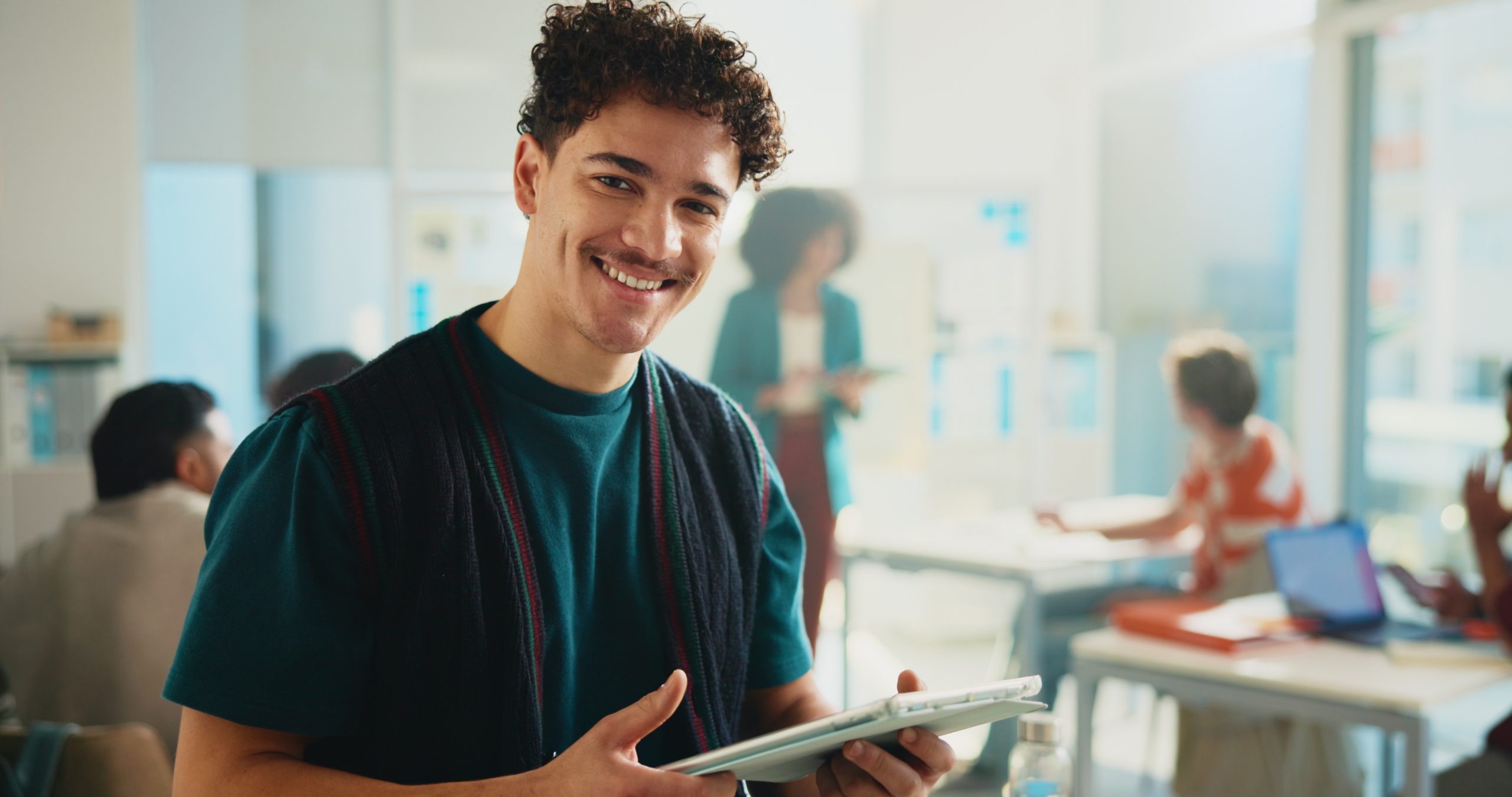 advf, aes, rcsad, petite enfance, umeg, créteil, formation, alternance, aide à domicile, sanitaire et social, médico social, aidant, aide soignante, infirmière, personnes âgées, enfants, soin, reconversion professionnelle, financement, france travail, cpf, crédit formation