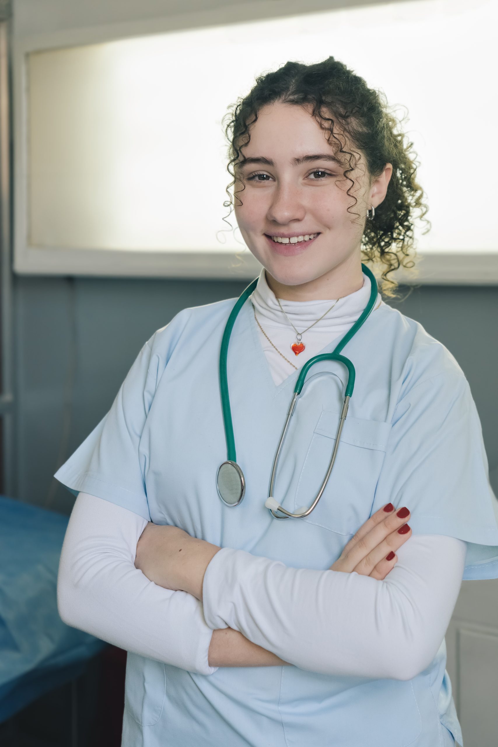 umeg, formation, formations, médico social, sanitaire et social, aes, advf, iepe, rcsad, deaes, petite enfance, soin, infirmière, aide-soignante, soigner, patient, ménage, femme de ménage, nounou, aide à domicile, hôpital, garde d'enfants, ehpad, aide aux familles, personnes âgées, soigner, alternance, créteil, courbevoie, saint denis